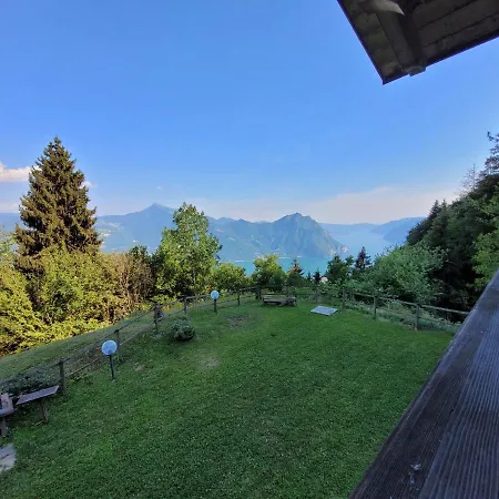 Walking's House Mountain Iseo Hospitality Nyaraló
