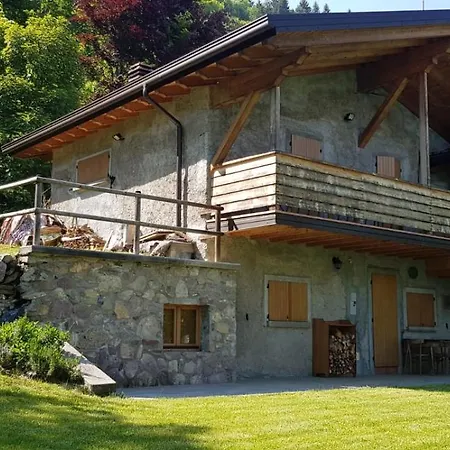 Semesterbostad Walking's House Mountain Iseo Hospitality