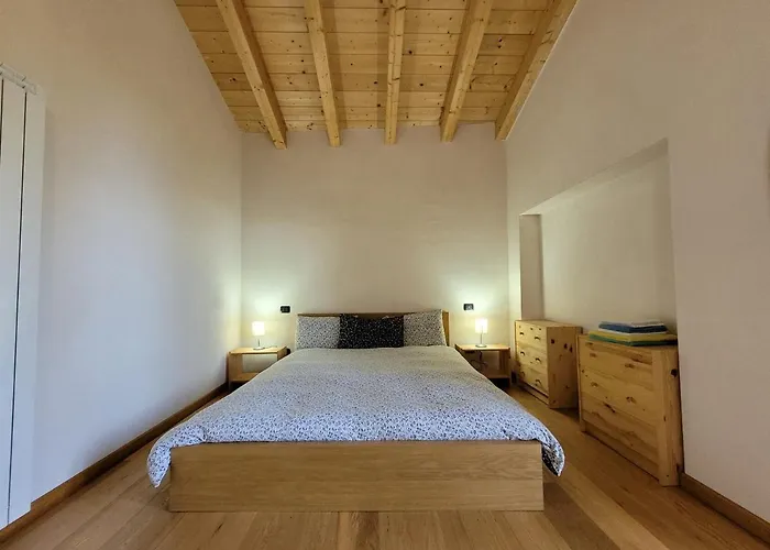 Walking's House Mountain Iseo Hospitality * Ловере