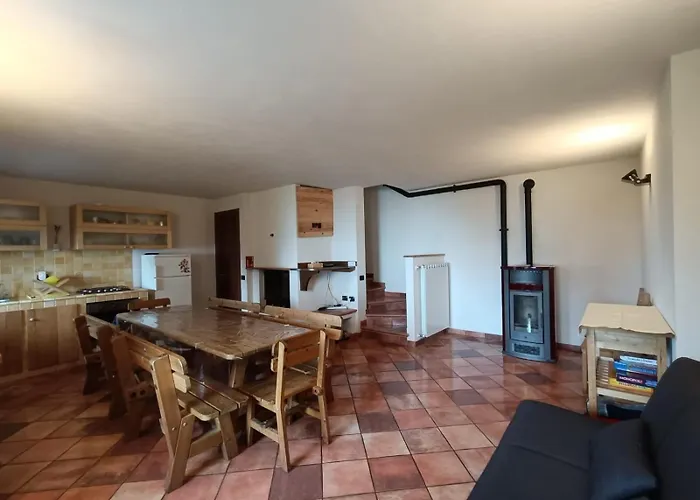 Дом отдыха Walking's House Mountain Iseo Hospitality Ловере