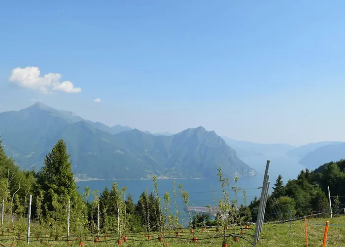 Walking's House Mountain Iseo Hospitality * Ловере